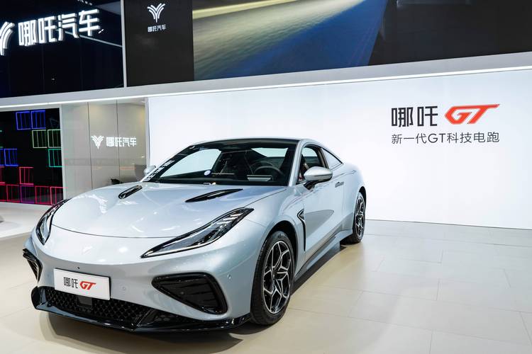 佛山南海区凯浪乐企业管理咨询哪吒汽车在智能汽车领域的表现，领途汽车在新能源汽车市场中的影响力